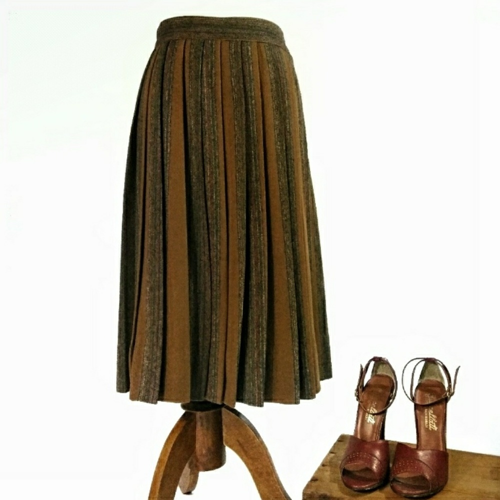 5/$25 1960's Pleated Wool High Waist Selvage Skirt